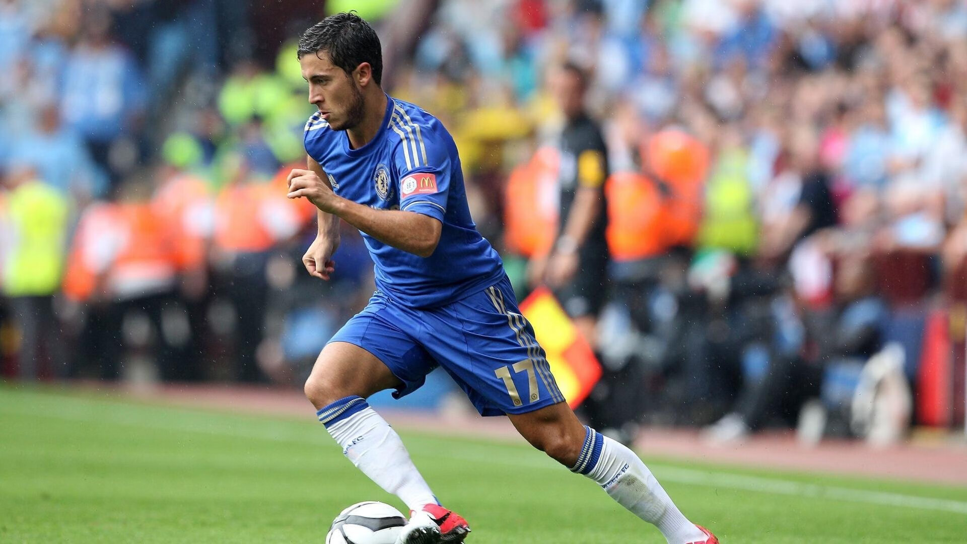 AYX GAMING-中路渗透打穿密集防线，中路渗透用什么阵型  第2张