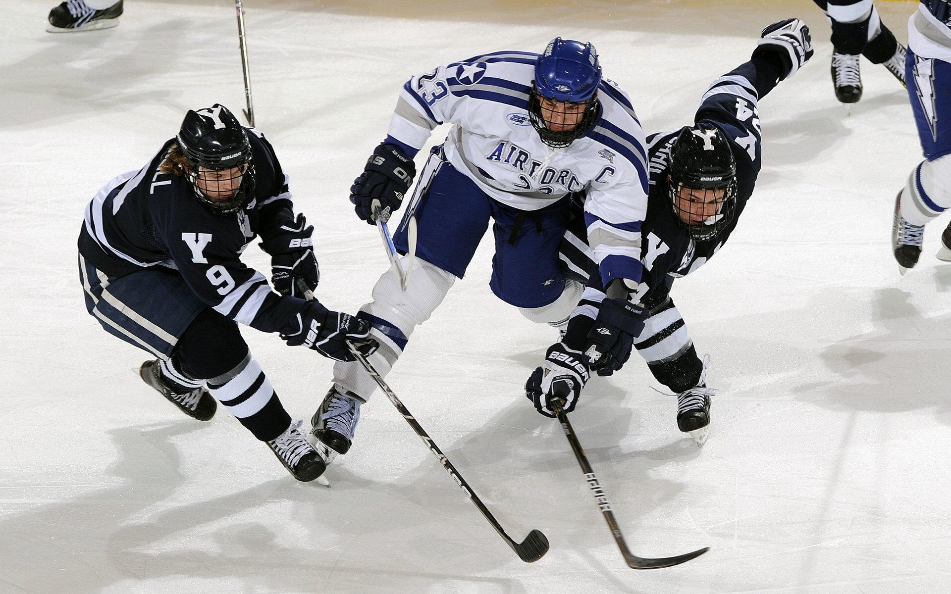 足球裁判员选拔进入校园推广阶段,足球裁判员入场程序